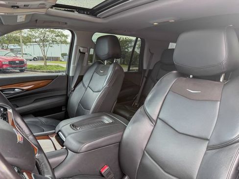 Used 2018 Cadillac Escalade Luxury RWD image 20