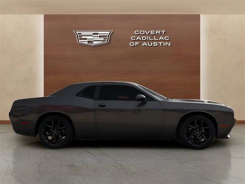 Used 2022 Dodge Challenger SXT w/ Blacktop Package image 5
