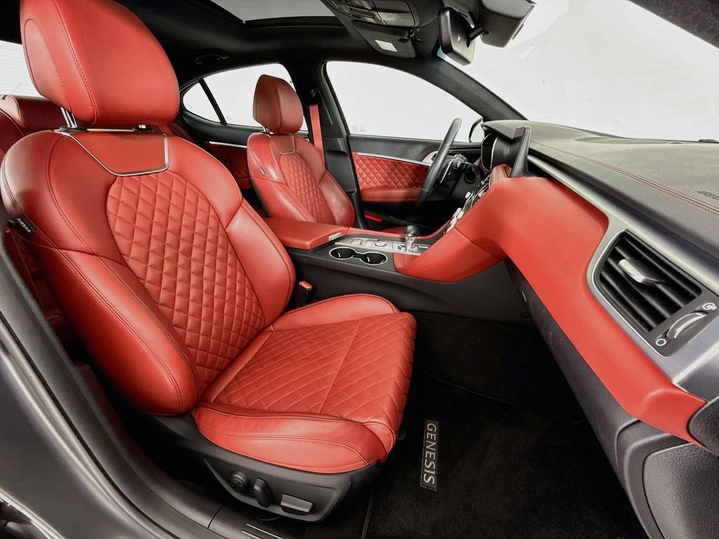 Used 2022 Genesis G70 3.3T Launch Edition RWD image 29