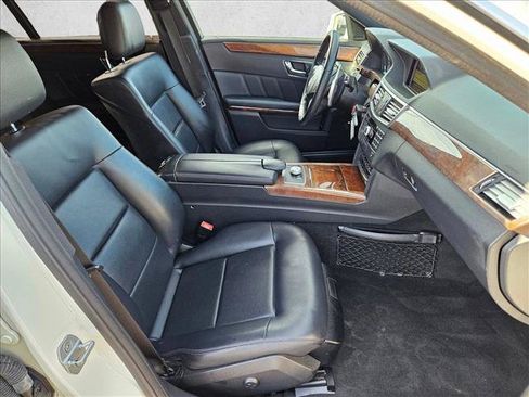 Used 2010 Mercedes-Benz E 350 4MATIC Sedan image 21