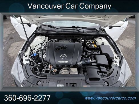 Used 2018 MAZDA MAZDA3 Touring FWD image 12