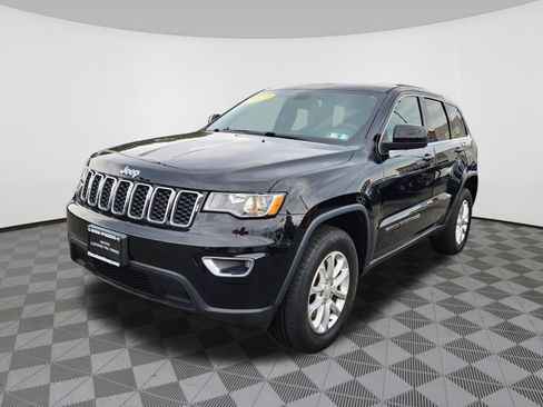 Used 2022 Jeep Grand Cherokee Laredo X AWD/4WD image 2