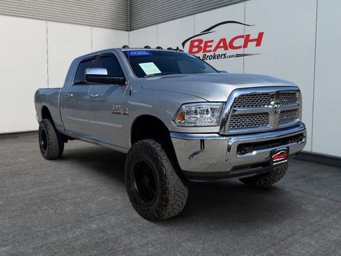 Used 2015 RAM 2500 Laramie AWD/4WD image 3