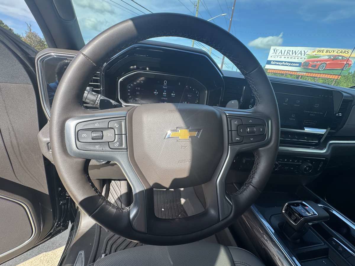 Used 2026 Chevrolet Silverado 1500 LTZ AWD/4WD image 13
