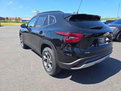 New 2026 Chevrolet Trax LT FWD image 5