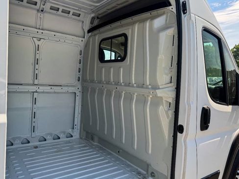 Used 2025 RAM ProMaster 2500 w/ Convenience Group FWD image 15