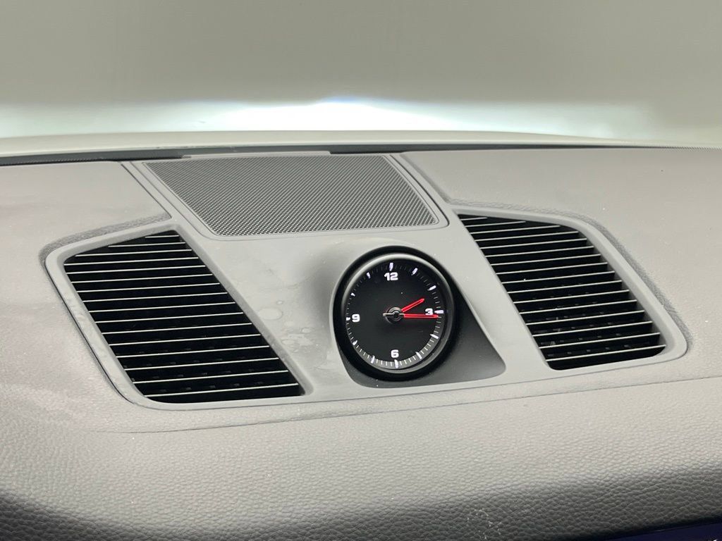 Certified 2023 Porsche Cayenne AWD/4WD image 21