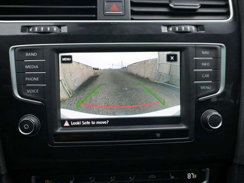 Used 2017 Volkswagen GTI Autobahn FWD image 32