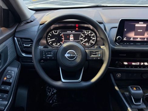Used 2023 Nissan Rogue SV image 27