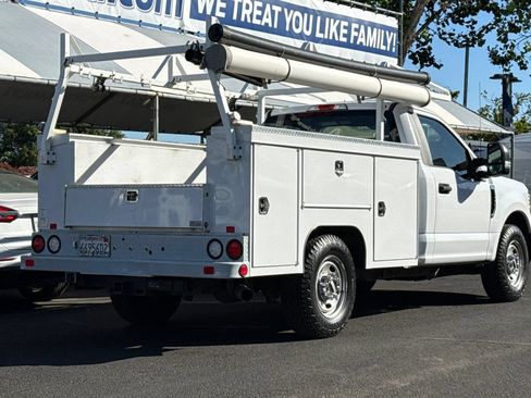 Certified 2017 Ford F250 XL w/ Power Equipment Group RWD image 4