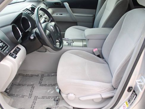 Used 2009 Toyota Highlander 2WD w/ Cold Weather Pkg image 14