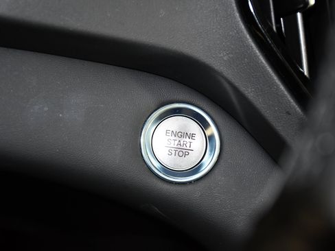 Used 2025 Acura RDX SH-AWD image 24