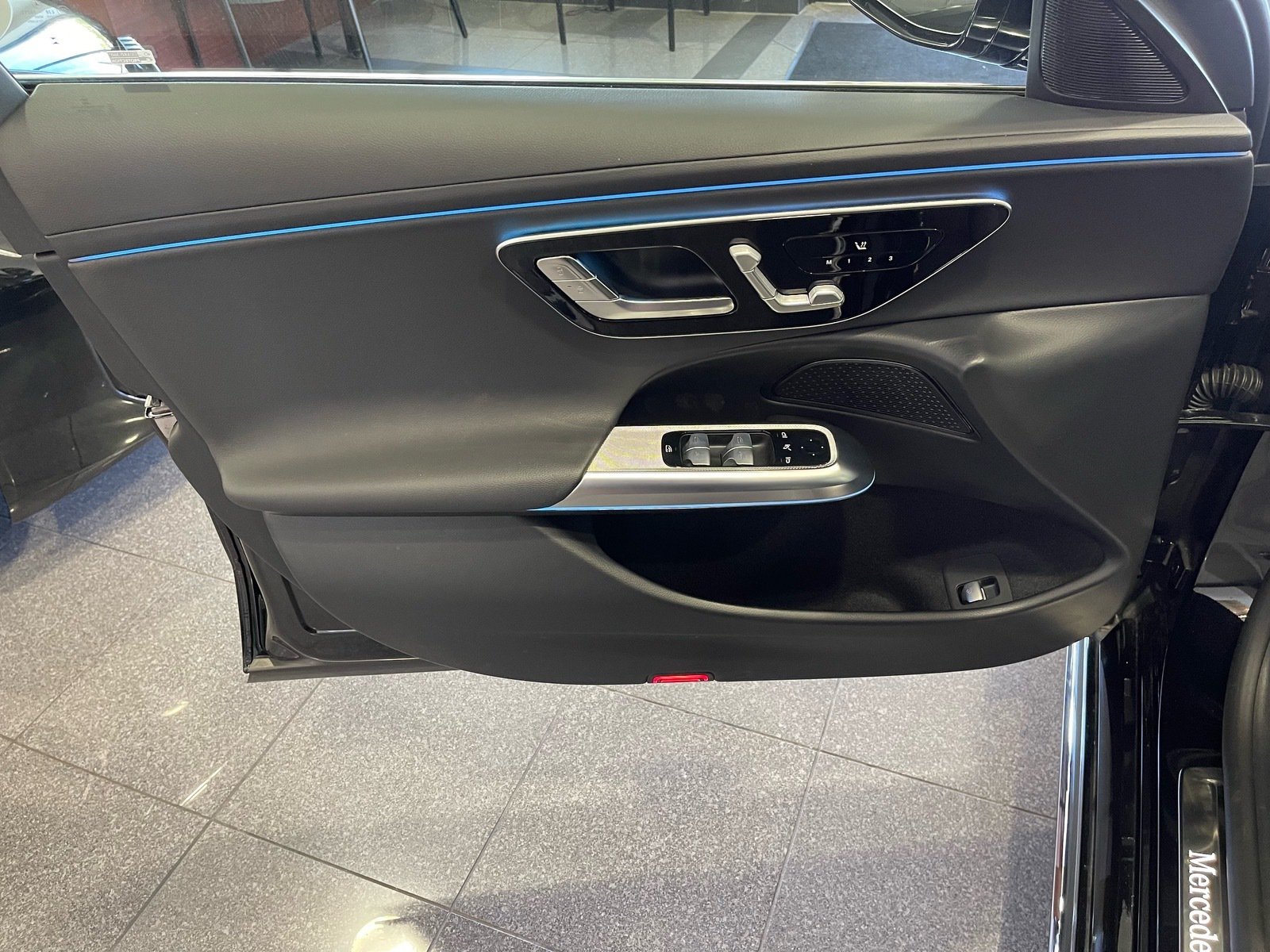 Used 2025 Mercedes-Benz E 350 Sedan image 23