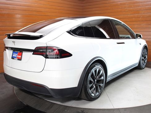 Used 2023 Tesla Model X image 8