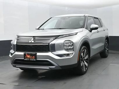Used 2025 Mitsubishi Outlander SE