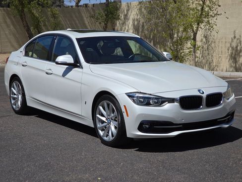 Used 2017 BMW 330e image 2