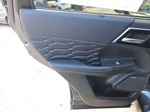 New 2026 Mitsubishi Outlander SEL FWD image 12