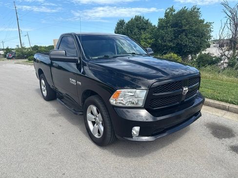 Used 2014 RAM 1500 Express RWD image 2