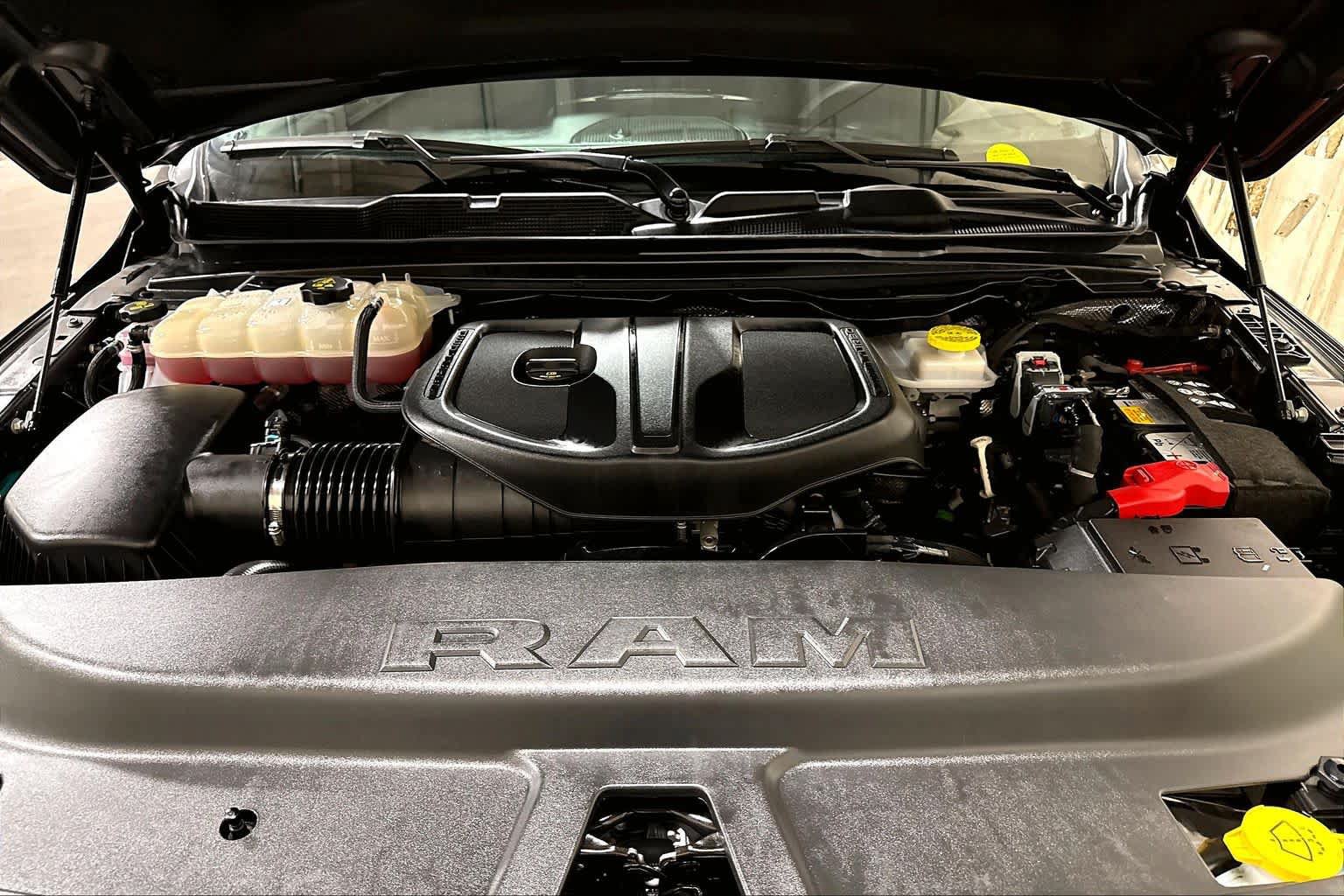 Used 2025 RAM 1500 Big Horn AWD/4WD image 31