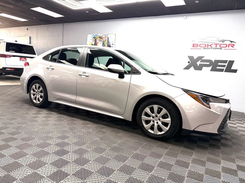 Used 2024 Toyota Corolla LE FWD image 2
