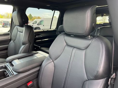 New 2026 Jeep Grand Wagoneer Limited AWD/4WD image 15
