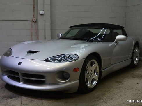 Used 1999 Dodge Viper RT/10 image 2