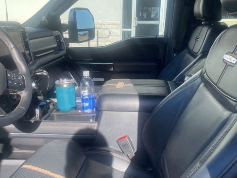 Used 2024 Ford F250 Platinum w/ FX4 Off-Road Package image 5