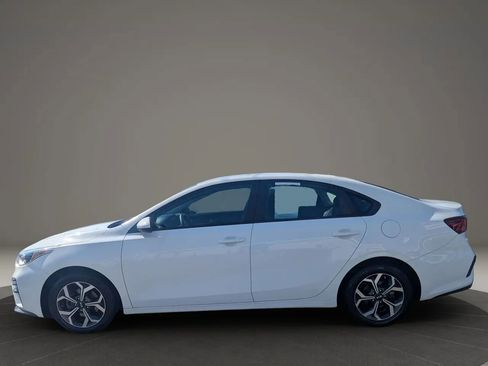 Used 2020 Kia Forte LXS FWD image 2