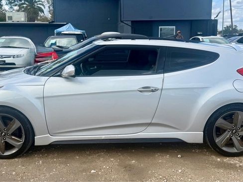 Used 2013 Hyundai Veloster Turbo w/ Ultimate Pkg image 8