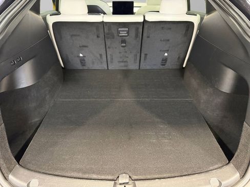 Used 2022 Tesla Model Y Long Range image 5