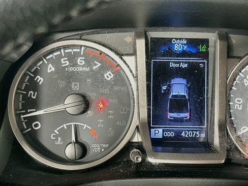 Used 2022 Toyota Tacoma SR5 w/ Trail Edition AWD/4WD image 19
