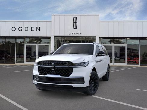 New 2025 Lincoln Navigator Reserve w/ Jet Appearance Package image 2