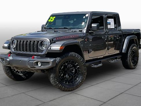 Used 2025 Jeep Gladiator Rubicon w/ Convenience Group AWD/4WD image 2