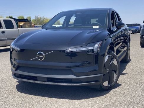 Certified 2025 Volvo EX30 Plus w/ Protection Package Premier AWD/4WD image 3