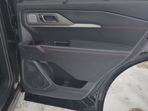 Used 2025 Ford Explorer ST image 23