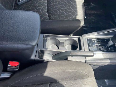 Used 2024 Mitsubishi Outlander Sport ES AWD/4WD image 17