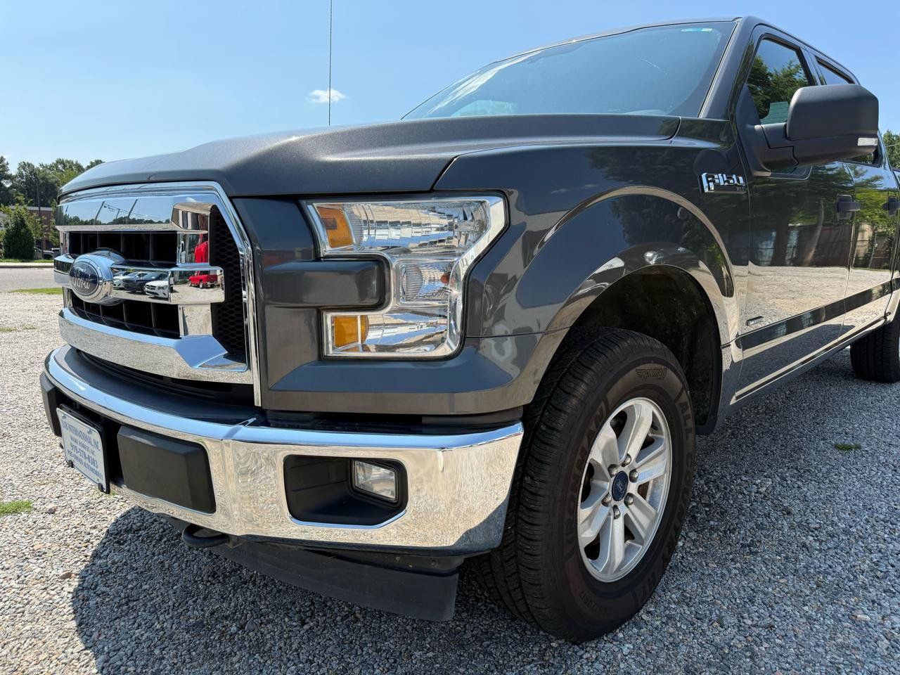 Used 2017 Ford F150 XLT w/ Equipment Group 301A Mid AWD/4WD image 10