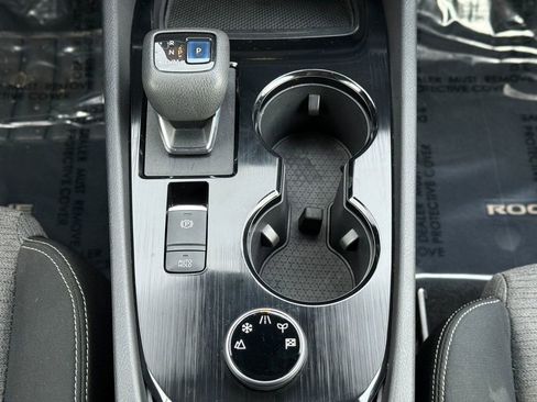 Used 2022 Nissan Rogue SV image 27