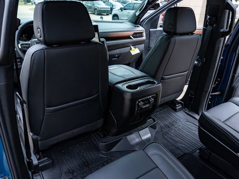 Used 2025 GMC Yukon XL Denali w/ Sun & Power Step Package AWD/4WD image 35