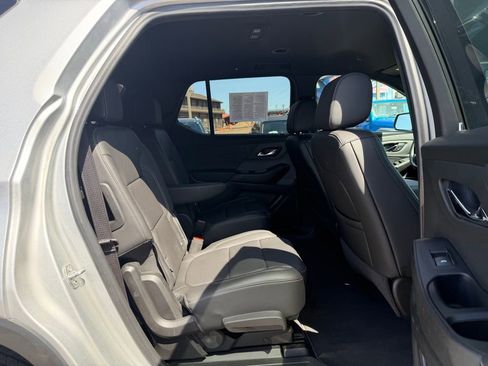 Used 2022 Chevrolet Traverse LT AWD/4WD image 21