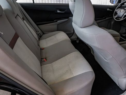 Used 2012 Toyota Camry LE image 32