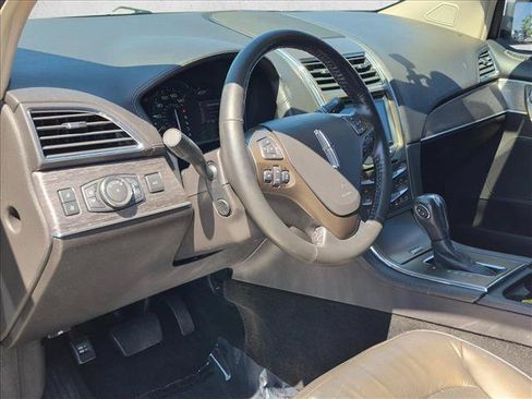 Used 2012 Lincoln MKX AWD image 10