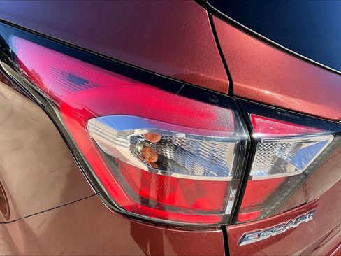 Used 2018 Ford Escape SEL image 28