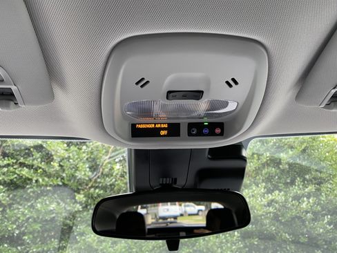 Used 2025 Chevrolet Trax LT w/ Driver Confidence Package FWD image 31