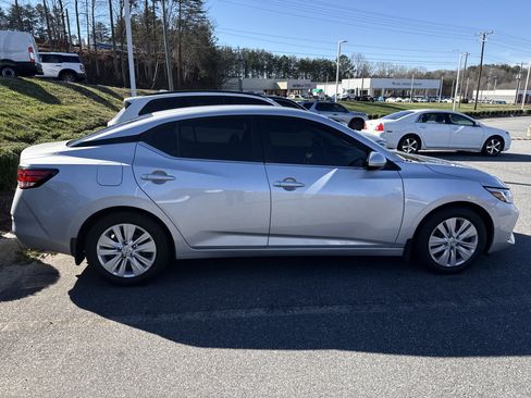 Used 2023 Nissan Sentra S image 11