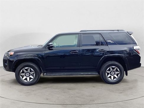 Certified 2024 Toyota 4Runner TRD Off-Road Premium image 2