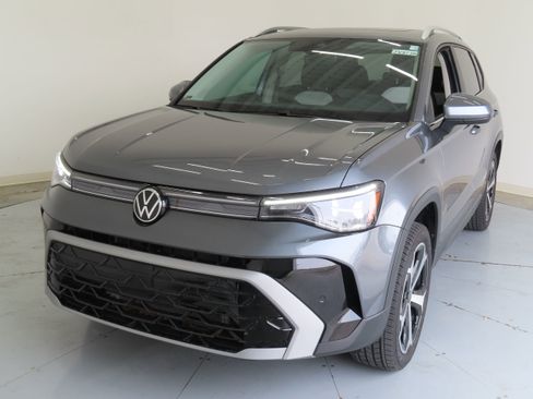 New 2025 Volkswagen Taos SEL image 9