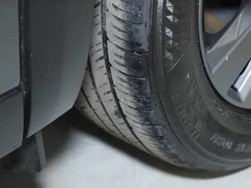 Used 2025 Nissan Pathfinder SV image 39