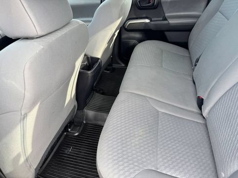 Used 2022 Toyota Tacoma SR5 AWD/4WD image 18