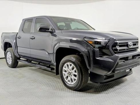 Used 2024 Toyota Tacoma SR RWD image 9